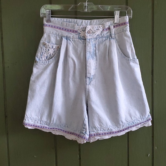 Vintage high waist denim shorts - Picture 4 of 8